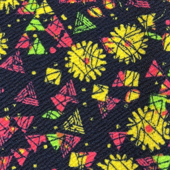 💕NWT Lularoe Cassie Floral & Geometric shapes Pencil Skirt💕 - Picture 4 of 7